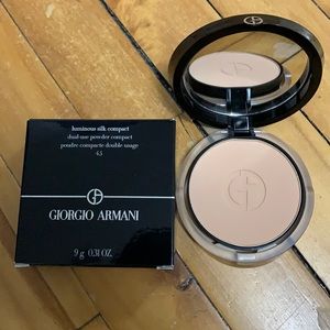 Brand New Giorgio Armani Luminous Silk Compact